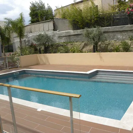 Secret Garden Apartment *
